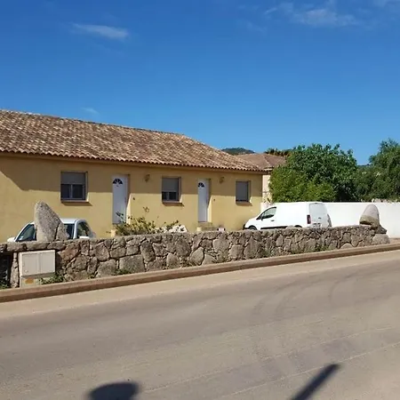 Elerina House Hébergement de vacances *
