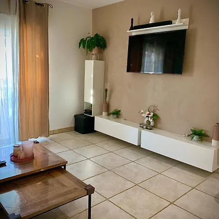 Elerina House Semesterbostad *